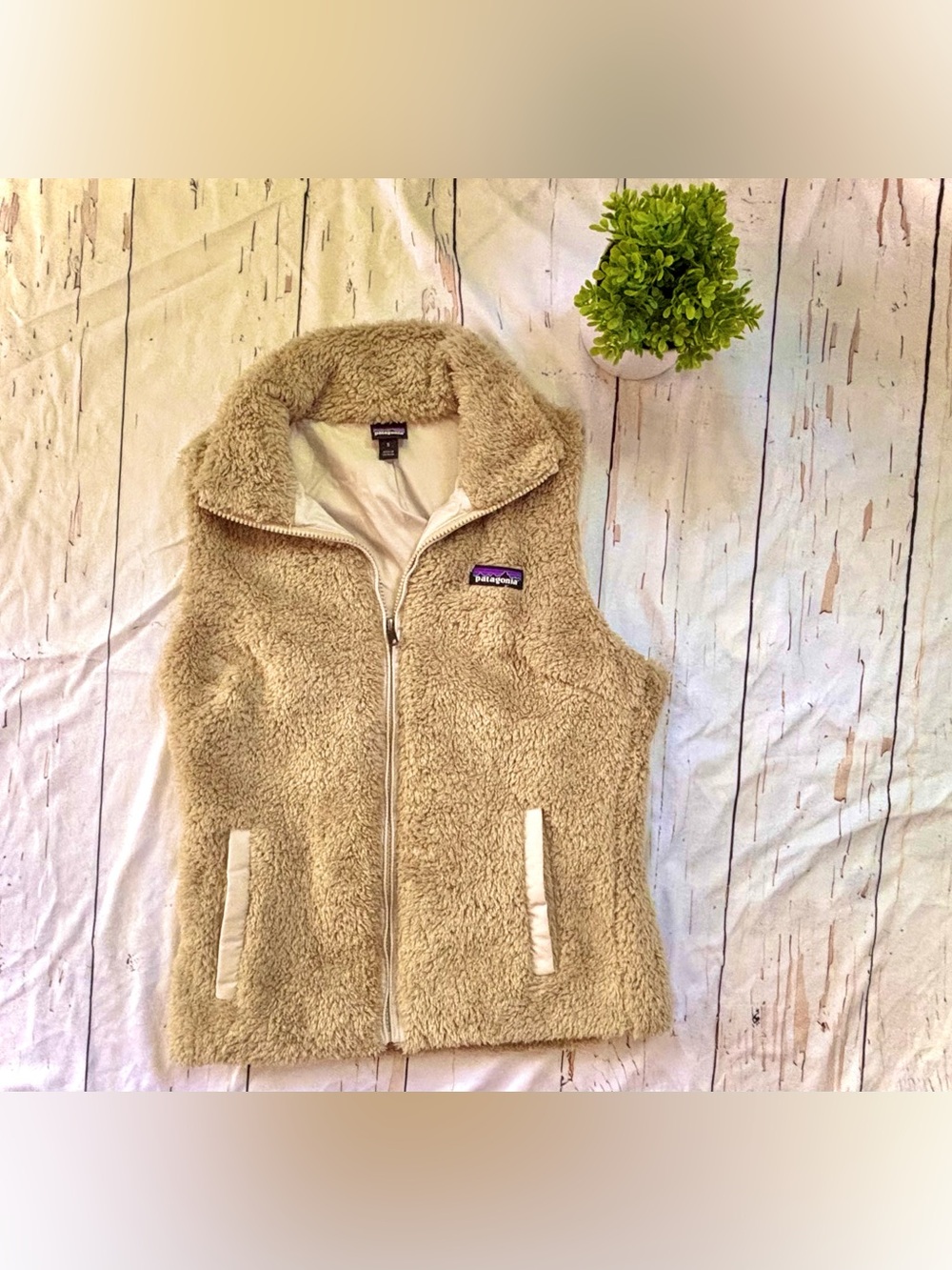 Patagonia Women’s Los Gatos Sherpa Fleece Vest - Zip Front